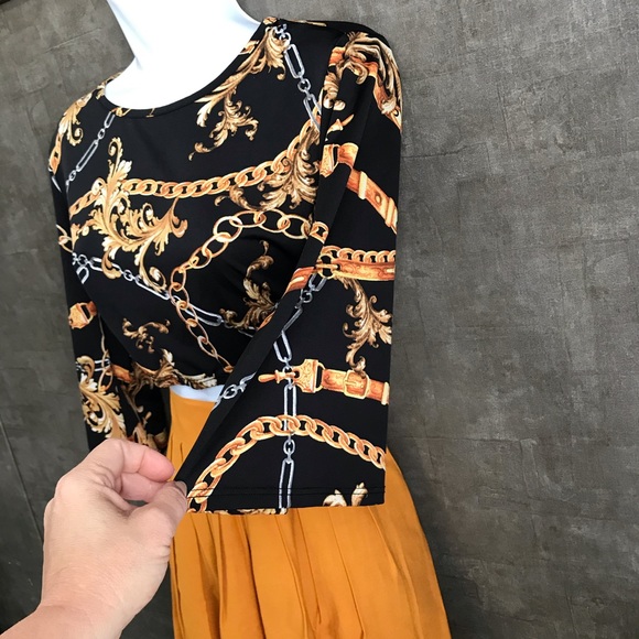 3/$25 90’s Vintage Crop Top - Picture 3 of 9